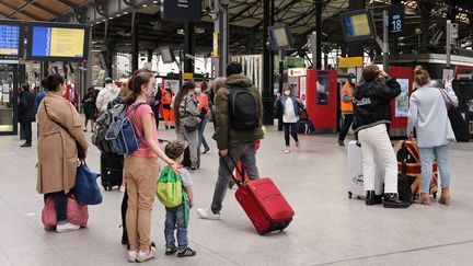 Gare Saint-Lazare à Paris, le 1er avril 2021 (DELPHINE GOLDSZTEJN / MAXPPP)