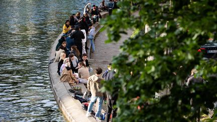 Le canal Saint-Martin, lundi 11 mai, à Paris.&nbsp; (ALEXIS SCIARD  / MAXPPP)