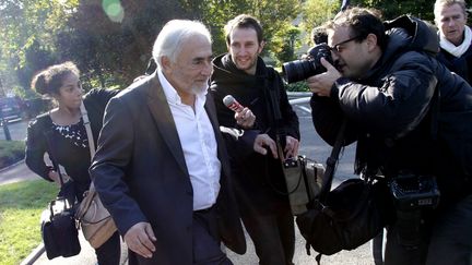 L'ancien directeur g&eacute;n&eacute;ral du FMI Dominique Strauss-Kahn &agrave; Sarcelles (Val-d'Oise), le 16 octobre 2011. (VINCENT ISORE / IP3 / MAXPPP)