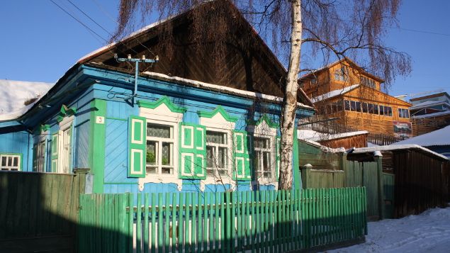 &nbsp; (Une maison de bois typique du village de Listvianka © Photo Emmanuel Langlois / Radio France)