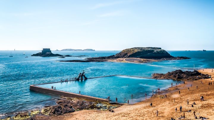 Saint-Malo et son festival Etonnants voyageurs. Les transports ont toujours inspiré les écrivains. (ALEXIS BORDERON / EYEEM / GETTY IMAGES)