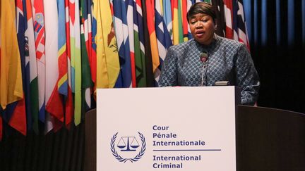 La procureure de la Cour pénale internationale Fatou Bensouda, lors d'un discours à La Haye (Pays-Bas), le 2 décembre 2019.&nbsp; (ABDULLAH ASIRAN / ANADOLU AGENCY / AFP)