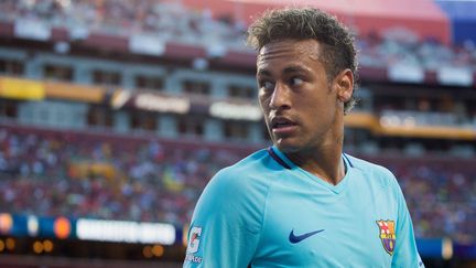 Football : la star du football Neymar rejoint le PSG