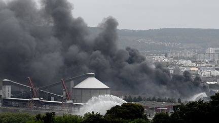 Incendie de l'usine Lubrizol à Rouen : un départ de feu extérieur au site ?