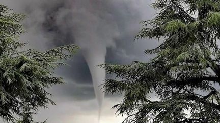 Orages en Ardèche : l'étonnant phénomène des tubas (France 2)