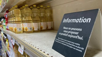 Pénurie de produits courants dans un supermarché. (AURELIEN ACCART / RADIO FRANCE)