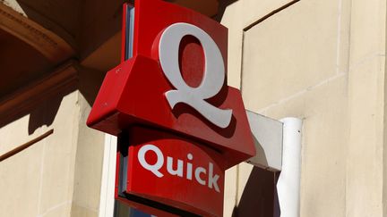 Trois hommes ont braqué un restaurant Quick en septembre 2013 à Coignières (Yvelines), dans l'objectif de financer le départ en Syrie de l'un d'eux. (THOMAS SAMSON / AFP)