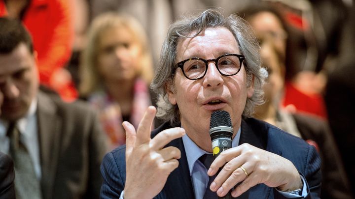 L’eurodéputé Gilles Pargneaux s'exprime le 9 mars 2015 à Lille, lors d'une réunion de présentation des candidats du Parti socialiste. (PHILIPPE HUGUEN / AFP)