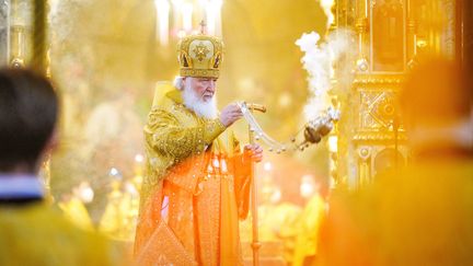 Le patriarche Cyrille lors d'une célébration à la cathédrale Saint-Sauveur de Moscou (Russie), le 27 février 2022. (IGOR PALKIN / SERVICE DE PRESSE DE L'EGLISE ORTHODOXE RUSSE / AFP)