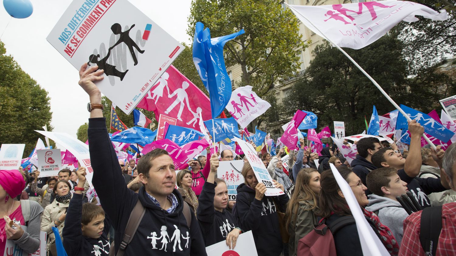 Manif pour tous entre 70 000 et 500 000 personnes défilent à Paris