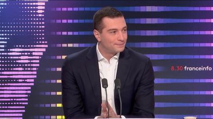 Jordan Bardella,&nbsp;le président du Rassemblement national,&nbsp;sur franceinfo. (FRANCEINFO / RADIO FRANCE)