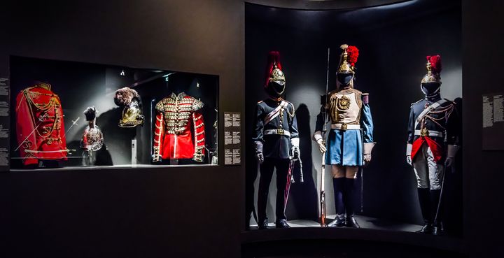 Des uniformes&nbsp;dans l'exposition "Les canons de l'élégance" au musée de l'Armée, à l'hôtel national des Invalides à Paris. Novembre 2019 (MUSEE DE L'ARMEE/ANNE-SYLVAINE MARRE-NOEL)