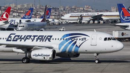 Un avion de la compagnie EgyptAir à Istanbul (Turquie), le 20 mai 2016. (NICOLAS ECONOMOU / NURPHOTO  / AFP)