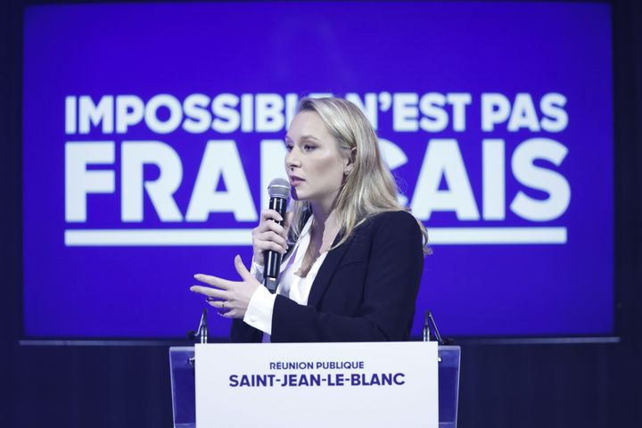 Marion Maréchal, vedette d'un meeting de soutien à Éric Zemmour à Saint-Jean-Le-Blanc. (OLIVIER CORSAN / MAXPPP)