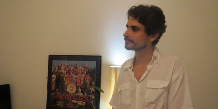 Thiago Amud de passage à Ipanema, Rio de Janeiro, pour l'interview (6 avril 2013)
 (Annie Yanbékian)