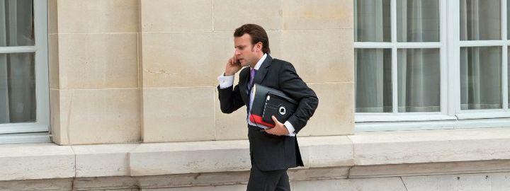 Emmanuel Macron à l'Elysée, en octobre 2012. Il est alors secrétaire général adjoint de la présidence, chef du pôle économie et finances. (BERTRAND LANGLOIS / POOL)