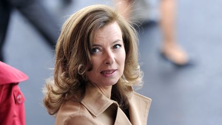 Val&eacute;rie Trierweiler lors du d&eacute;fil&eacute; du 14-Juillet 2012, sur les Champs-Elys&eacute;es &agrave; Paris. (BERTRAND GUAY / AFP)