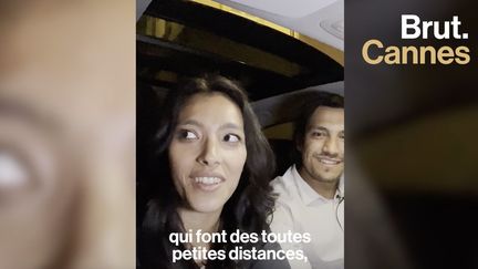 “Le mec m’a laissé 200€ de pourboire”. Mina Soundiram a suivi Charaf, chauffeur VTC à Cannes, pendant son service de nuit. Pour rien au monde, il ne raterait le festival du cinéma, qui lui apporte de nombreuses courses.