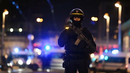 Un policier à Strasbourg (Bas-Rhin), le 13 décembre 2018. (ALAIN JOCARD / AFP)