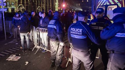 Des&nbsp;policiers municipaux à Lyon en décembre 2016 (photo d'illustration) (JEAN-PHILIPPE KSIAZEK / AFP)