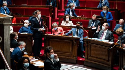 Le ministre de la Santé, Olivier Véran, lors des questions au gouvernement, le 1er juin 2021, à l'Assemblée nationale, à Paris.&nbsp; (XOSE BOUZAS / HANS LUCAS / AFP)