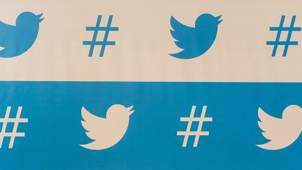 "Hashtag" ou dièse musical ? Telle est désormais la question face aux emblèmes de Twitter...
 (Yasuyoshi Chiba / AFP)