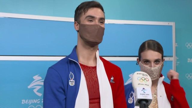 Retrouvez les premières impressions de Gabriella Papadakis et Guillaume Cizeron après leur premier sacre olympique en danse sur glace. Les deux patineurs apportent une troisième médaille d'or à l'Équipe de France dans ces Jeux olympiques d'hiver 2022 à Pékin.