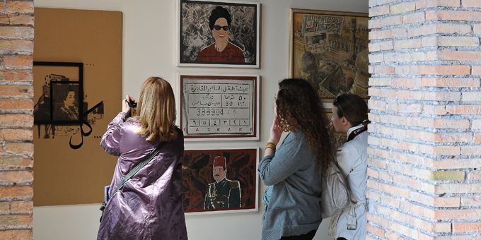 Visiteurs contemplant des œuvres de l&#039;exposition à Rome (21/03/2012)
 (AFP / Andreas Solaro)