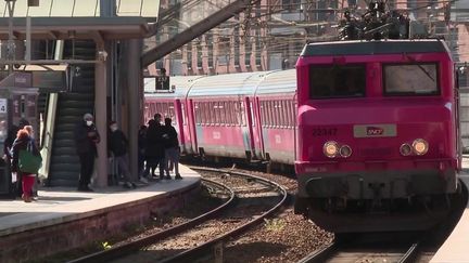 Transports : la SNCF dévoile son offre de trains lents aux tarifs avantageux