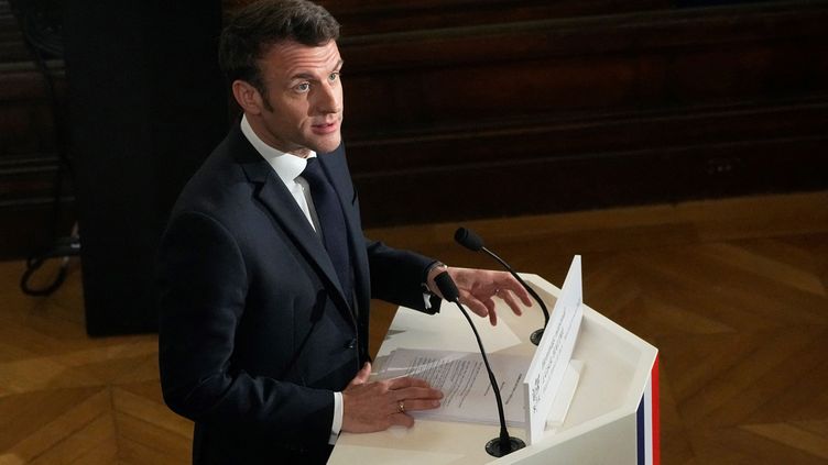 Emmanuel Macron delivers a speech during a ceremony in tribute to Gisele Halimi at the Paris courthouse, March 8, 2023. Illustrative photo.  (MICHEL EULER / POOL)