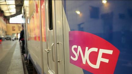 C'est un scénario inédit, la SNCF a perdu, le jeudi 28 octobre, son monopole sur l'exploitation d'une ligne TER ralliant Nice à Marseille au profit d'une entreprise privée nommée&nbsp;Transdev.&nbsp;Une étape historique selon le directeur du groupe. (CAPTURE ECRAN FRANCE 2)