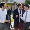 Manuel Valls, alors ministre de l'Int&eacute;rieur, avec ses deux plus proches collaborateurs, Harold Hauzy (&agrave; gauche) et S&eacute;bastien Gros (au centre). (MIGUEL MEDINA / AFP)