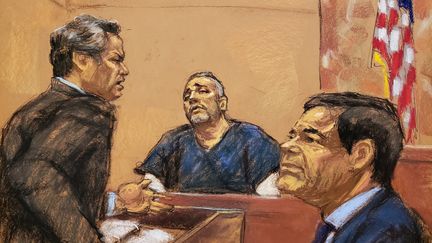 L'avocat de la défense&nbsp;Jeffrey Lichtman interroge&nbsp;Alex Cifuentes, narcotrafiquant colombien et&nbsp;ancien bras droit du&nbsp;narcotrafiquant mexicain&nbsp;Joaquin Guzman, alias "El Chapo" au procès de ce dernier,&nbsp;le 15 janvier 2019 à New York (Eatts-Unis) (JANE ROSENBURG / REUTERS)