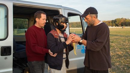 Reda Kateb et Vincent Cassel dans "Hors normes" de&nbsp;Eric Toledano et Olivier Nakache. (Copyright Carole Bethuel / Gaumont Distribution)