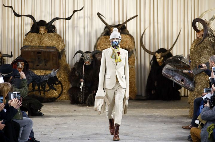 Walter van Beirendonck pap ah 2017-18, à Paris, janvier 2017..
 (Francois Mori/AP/SIPA)