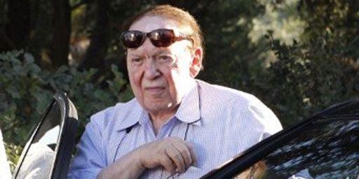 L'homme d'affaires américain Sheldon Adelson, à Jérusalem le 29 Juillet 2012. Le milliardaire est un soutien du candidat républicain à la présidentielle américaine, Mitt Romney. (PHOTO AFP/GALI TIBBON)