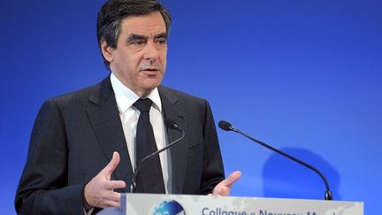 Le Premier ministre Fran&ccedil;ois Fillon au minist&egrave;re de l'Economie, &agrave; Paris, le 5 janvier 2012. (ERIC PIERMONT / AFP)