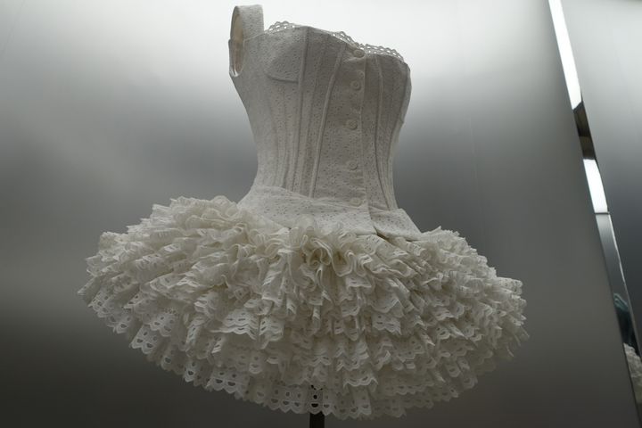 Expo Azzedine Alaïa  : collection de 1992 hommage à La Pompadour, juillet 2018
 (Corinne Jeammet)