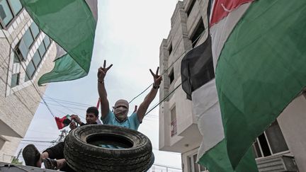 Des Palestiniens à Rafah, dans le sud de la bande de Gaza, le 5 avril 2018. (SAID KHATIB / AFP)