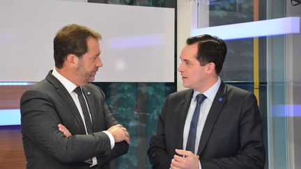 Nicolas Bay,&nbsp;Secrétaire général du Front national &nbsp;(à droite) et&nbsp;Christophe Castaner, député des Alpes-de-Haute-Provence (à gauche).
 (RADIO FRANCE / JEAN-CHRISTOPHE BOURDILLAT)