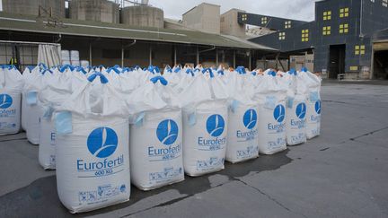 Le groupe Roullier et ses filiales&nbsp;produisent, entre autres, des produits destinés à l'agriculture, dont les phosphates. (PHILIPPE CHÉREL / MAXPPP)