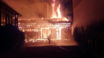 L'incendie avait complètement détruit cette église construite dans les années 50. (Police Nationale / DDSP Isère)