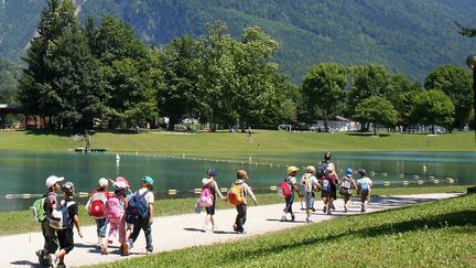 Des enfants en colonie de vacances, à Samoëns (Haute-Savoie). (JEAN FRANCOIS FREY / MAXPPP)