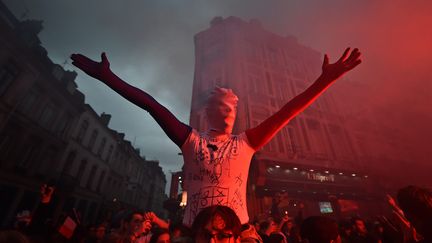 La fête s'est emparé des rues de Lille (Nord) après la victoire française.&nbsp; (MAXPPP)