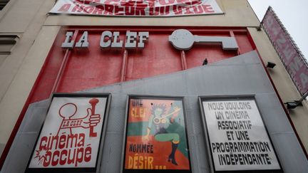 Façade extérieure du cinéma "La Clef" dans le Ve arrondissement de Paris, le 2 mars 2022. Les militants de "La Clef revival", le dernier cinema associatif de Paris, ont occupé le cinéma pendant près de trois ans avant d'être évacués par une opération de police. (RICCARDO MILANI / HANS LUCAS)