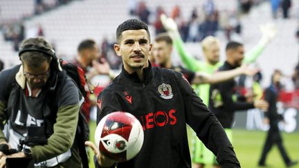 Youcef Atal, footballeur à l'OGC Nice et international algérien, le 6 novembre 2022. (DYLAN MEIFFRET / MAXPPP)