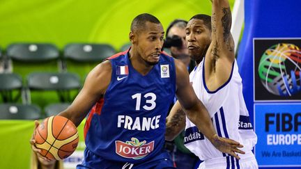 Boris Diaw (France) dos au panier (JURE MAKOVEC / AFP)