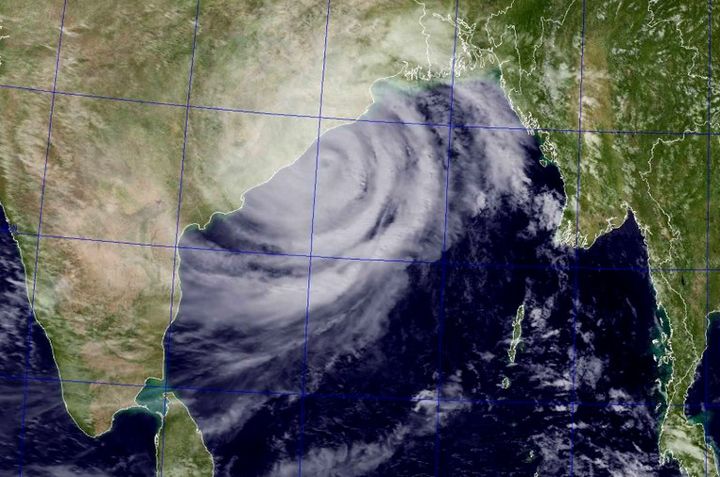 Le cyclone Phailin a touch&eacute; la c&ocirc;te est de l'Inde, le 12 octobre 2013.&nbsp; (NAVAL REASEARCH LABORATORY / AFP )