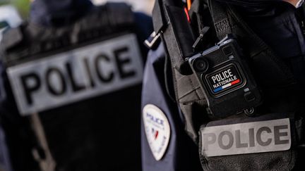 Des policiers à Nantes (Loire-Atlantique), le 21 octobre 2022.&nbsp; (LOIC VENANCE / AFP)