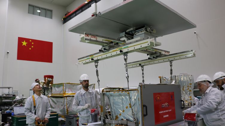 REPORTAGE. Espace : la France et la Chine assemblent un satellite commun pour observer les sursauts gamma